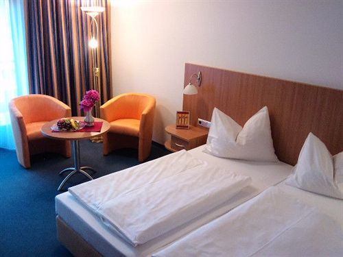 Hotel apartamentowy Alte Innbruecke-24std-self-check In-haustiere Willkommen