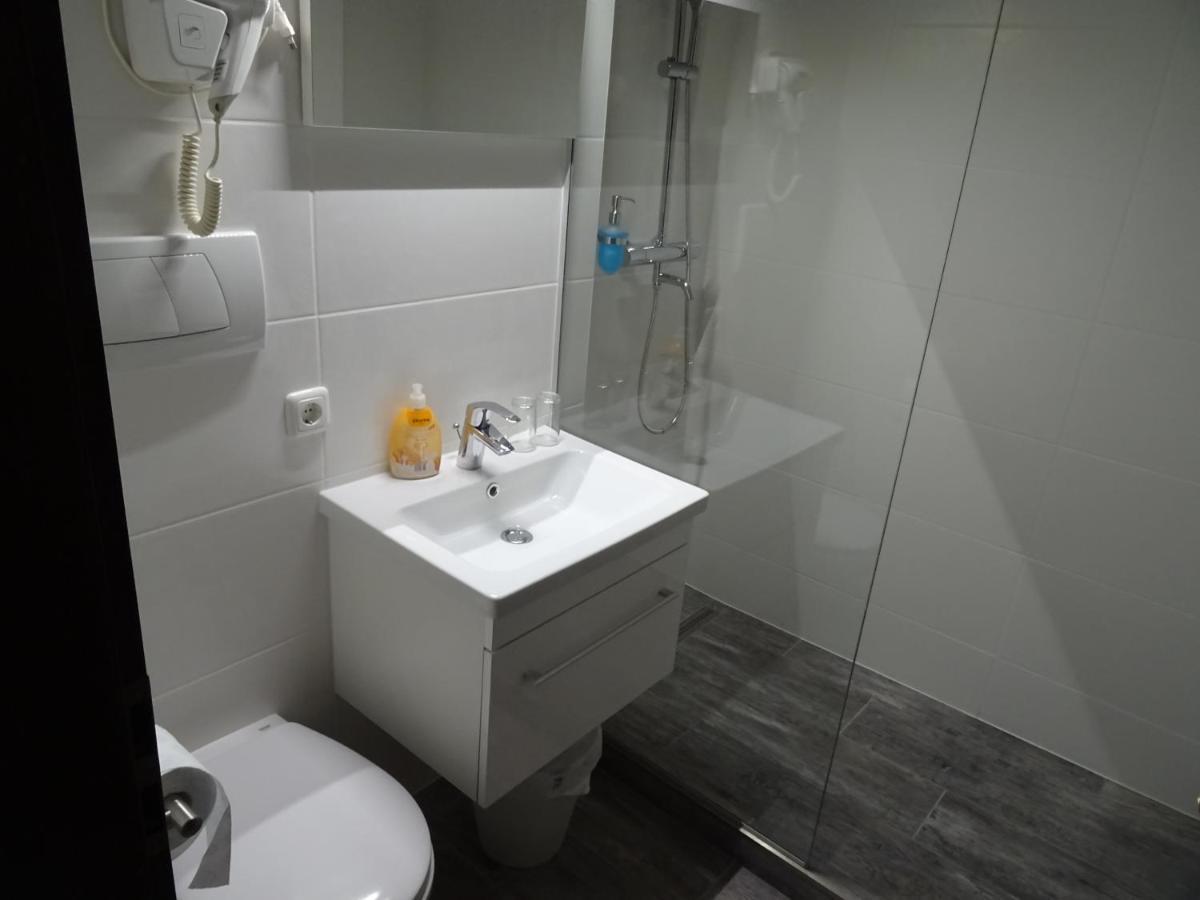 Hotel apartamentowy Alte Innbruecke-24std-self-check In-haustiere Willkommen