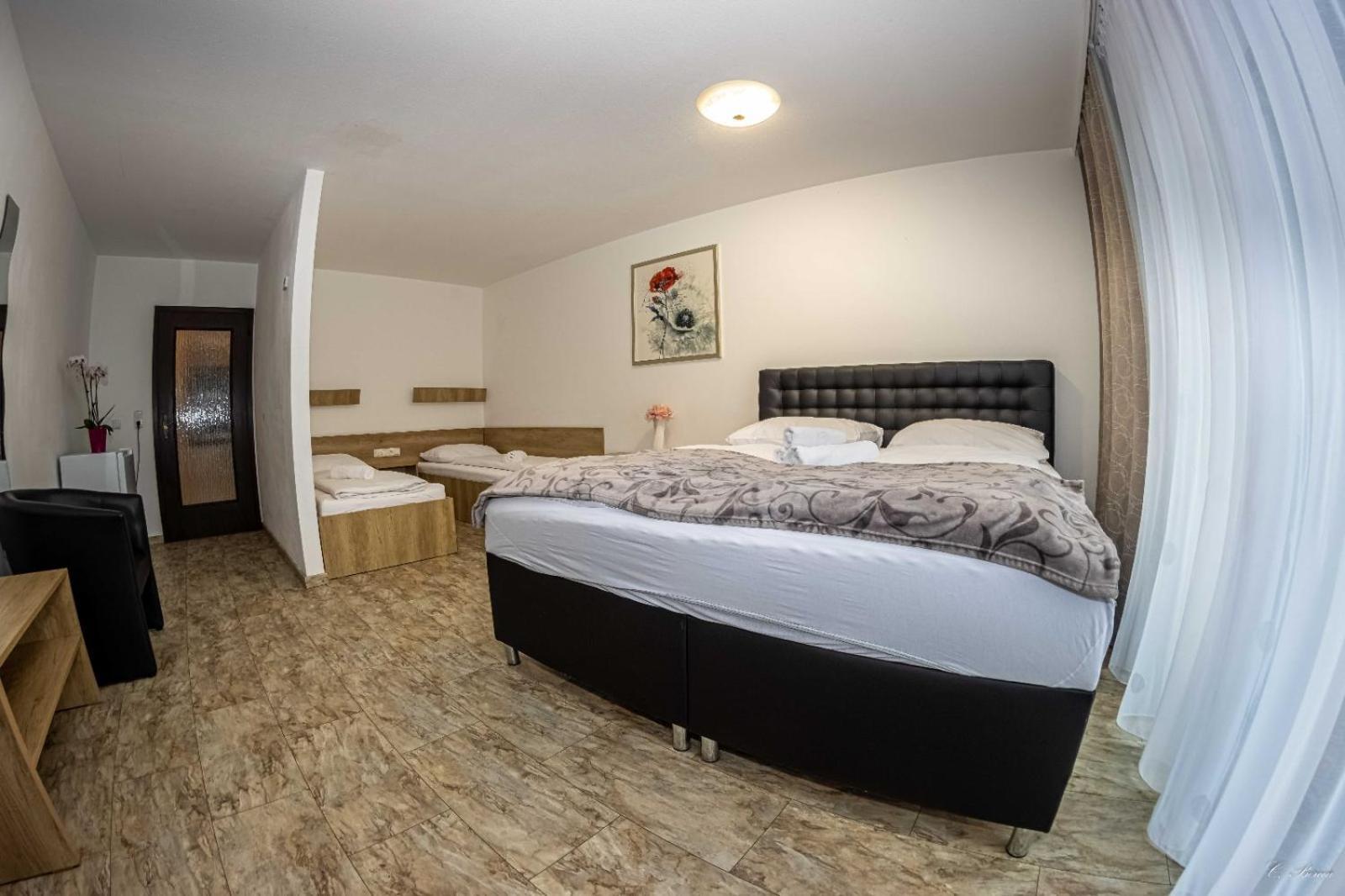 Alte Innbruecke-24std-self-check In-haustiere Willkommen Hotel apartamentowy Neuhaus am Inn