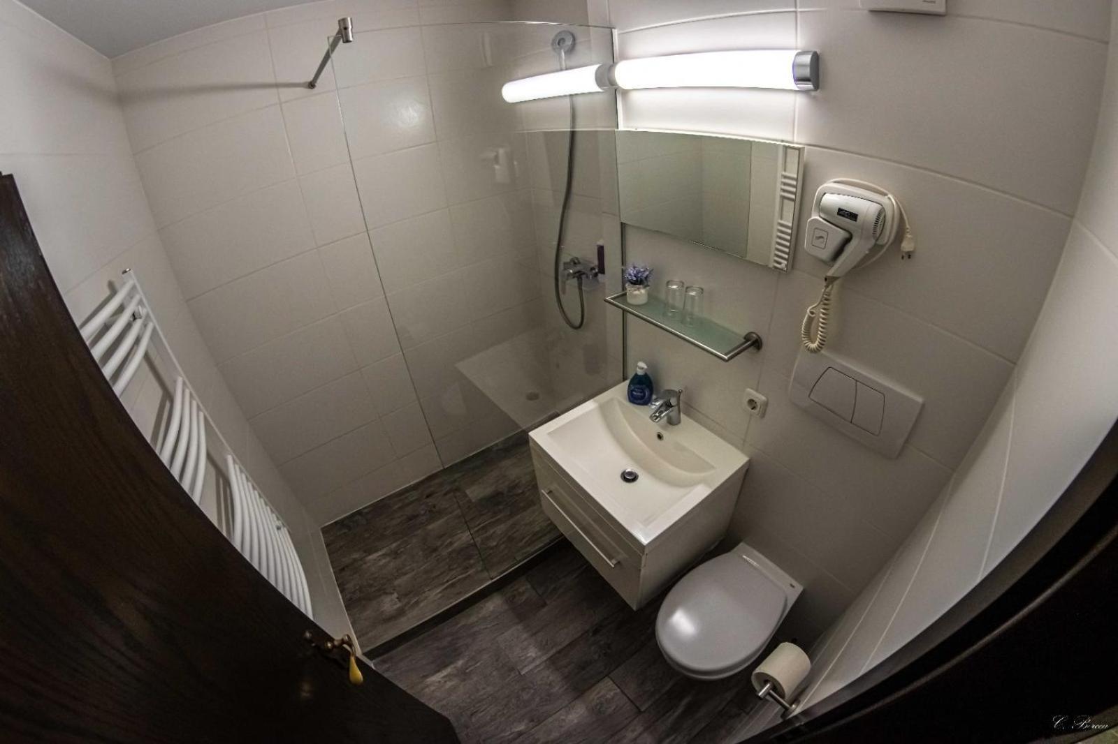 Hotel apartamentowy Alte Innbruecke-24std-self-check In-haustiere Willkommen