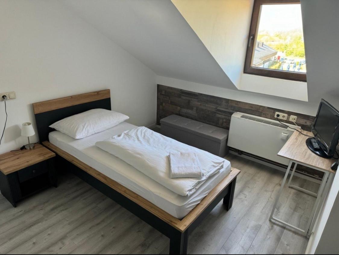 Alte Innbruecke-24std-self-check In-haustiere Willkommen Neuhaus am Inn